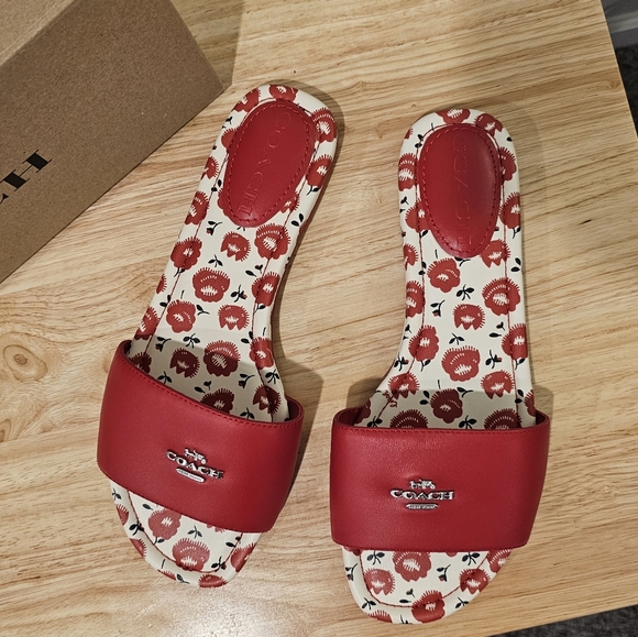 NWT Coach Red and White Slide Floral Print Sandals Size--7.5 - Picture 4 of 9